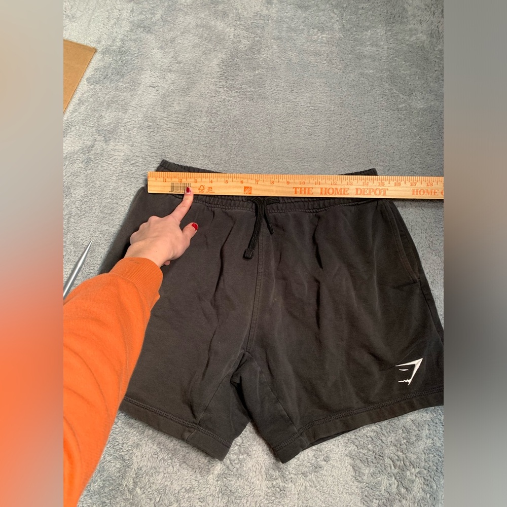 Gymshark crest Black Gym Shorts medium - Picture 9 of 12